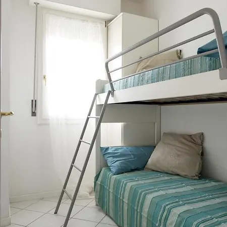Stresa Apartmanhotel *